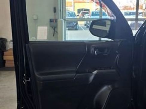 Used 2023 Toyota Tacoma TRD Off-Road image 11