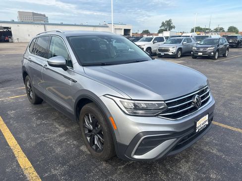 Used 2024 Volkswagen Tiguan SE AWD/4WD image 4