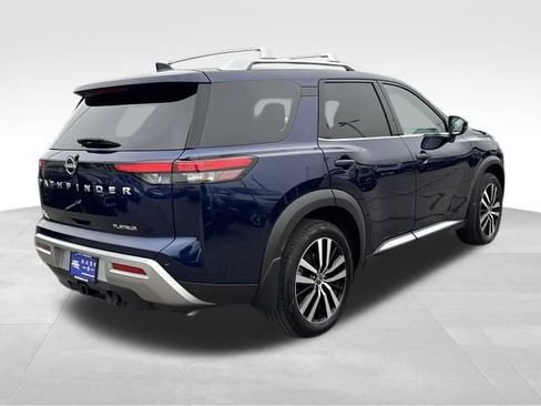 Used 2024 Nissan Pathfinder Platinum w/ Cargo Package image 5