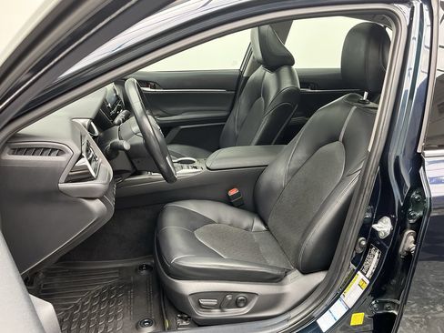 Used 2021 Toyota Camry XLE w/ Navigation Package AWD/4WD image 10