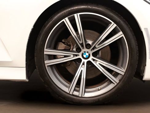 Used 2020 BMW 330i Sedan w/ M Sport Package RWD image 38