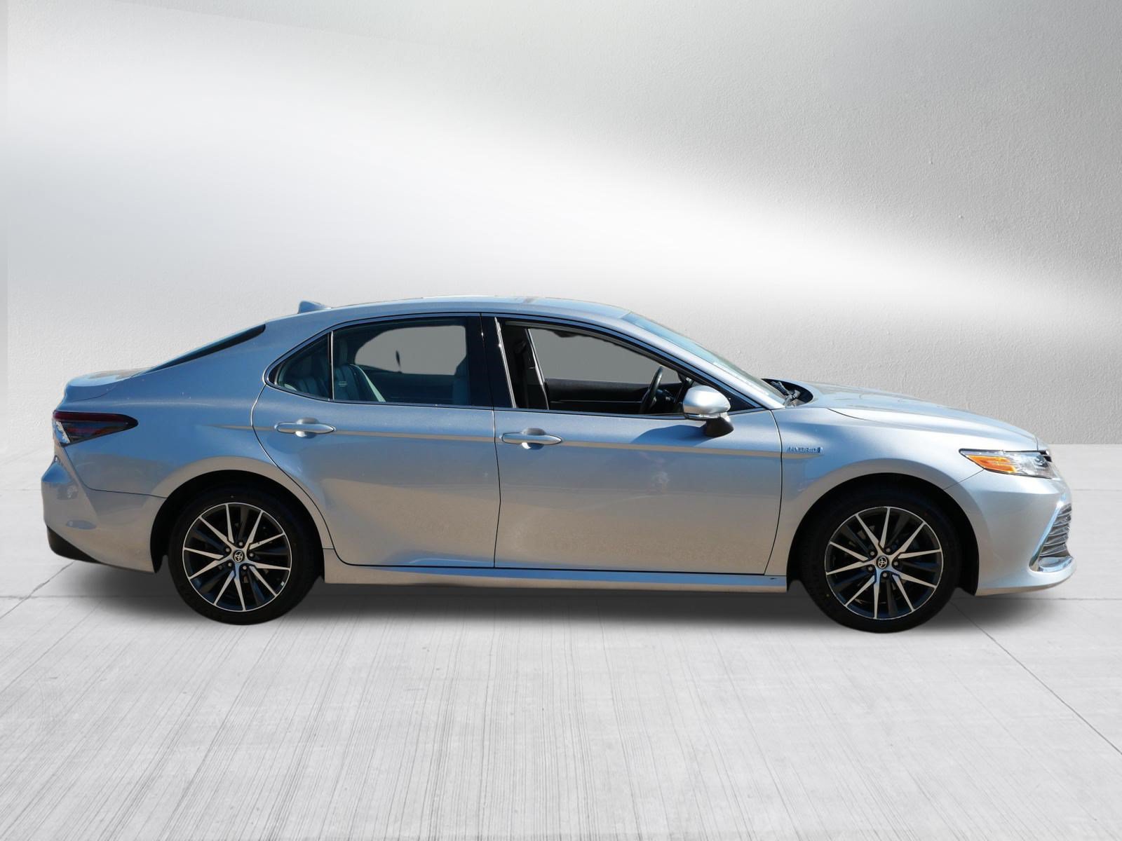 Used 2021 Toyota Camry XLE w/ Cold Weather Package FWD image 8