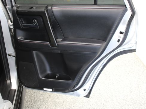 Used 2023 Toyota 4Runner TRD Off-Road Premium w/ Moonroof Package AWD/4WD image 35