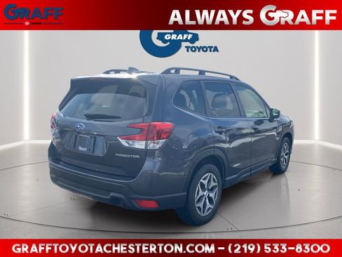Used 2023 Subaru Forester Premium image 6