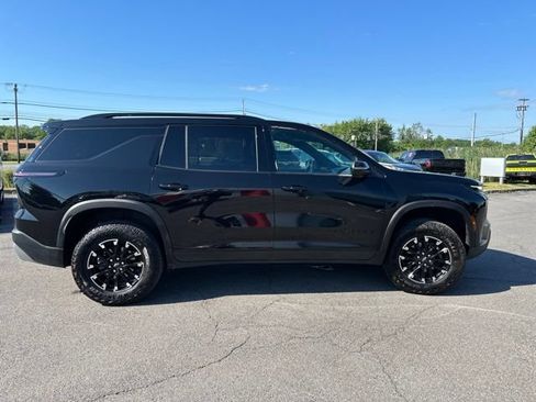 Used 2024 Chevrolet Traverse Z71 AWD/4WD image 6