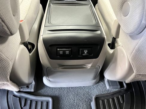 Used 2019 Toyota Sienna LE FWD image 21