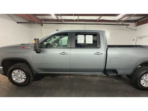 Used 2026 Chevrolet Silverado 2500 LT w/ Safety Package AWD/4WD image 5
