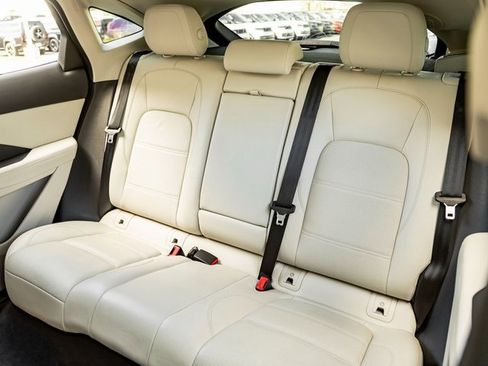 Used 2022 Jaguar E-PACE SE image 21