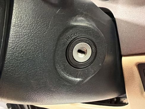 Used 2012 Toyota Tundra 2WD CrewMax w/ SR5 Pkg image 27