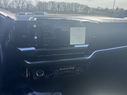 Used 2022 Chevrolet Silverado 1500 LT AWD/4WD image 13