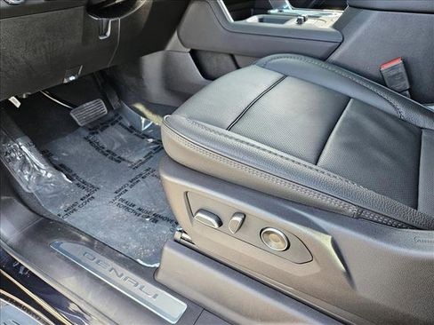 New 2026 GMC Sierra 2500 Denali w/ Denali Reserve Package image 4