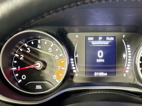 Used 2019 Jeep Compass Latitude w/ Cold Weather Group AWD/4WD image 38