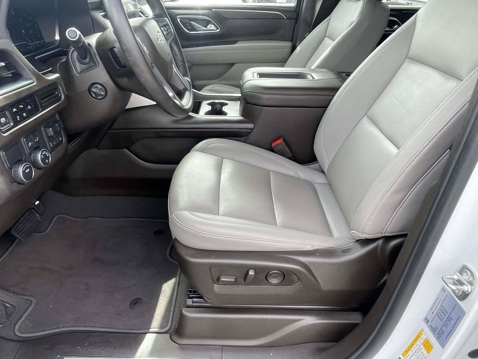 Used 2024 Chevrolet Tahoe LT w/ Luxury Package RWD image 13
