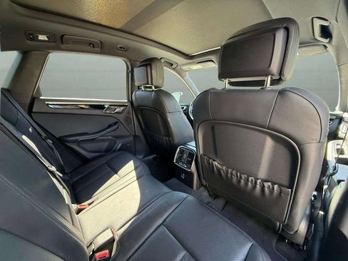 Used 2024 Porsche Macan AWD/4WD image 22