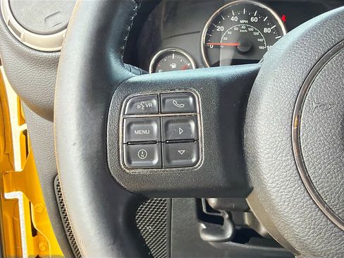 Used 2015 Jeep Wrangler Unlimited Sahara w/ Connectivity Group image 28