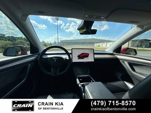 Used 2024 Tesla Model Y Long Range AWD/4WD image 3