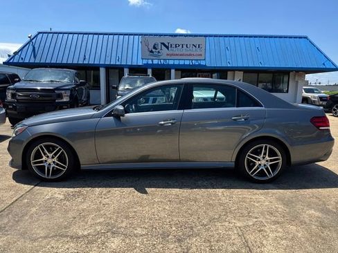 Used 2016 Mercedes-Benz E 350 4MATIC Sedan w/ Premium Package image 8