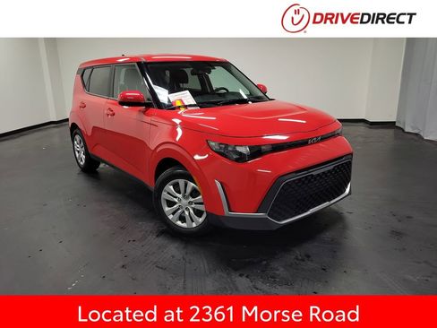 Used 2023 Kia Soul LX image 1