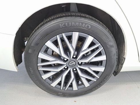 Used 2025 Nissan Altima 2.5 SV FWD image 33