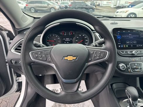 Used 2023 Chevrolet Malibu LS image 14