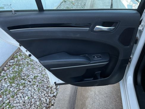 Used 2022 Chrysler 300 S image 17