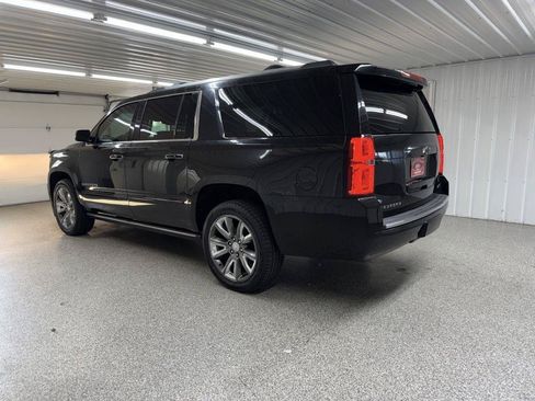Used 2017 Chevrolet Suburban Premier AWD/4WD image 4