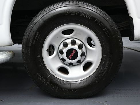 Used 2024 GMC Savana 2500 Work Van w/ Driver Convenience Package image 12