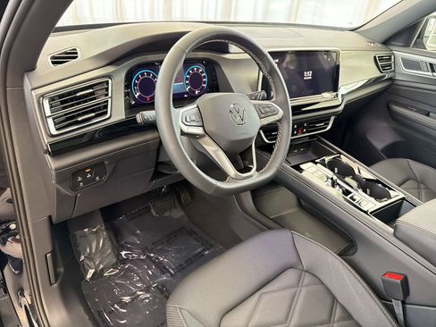 New 2026 Volkswagen Atlas Cross Sport SE FWD image 4