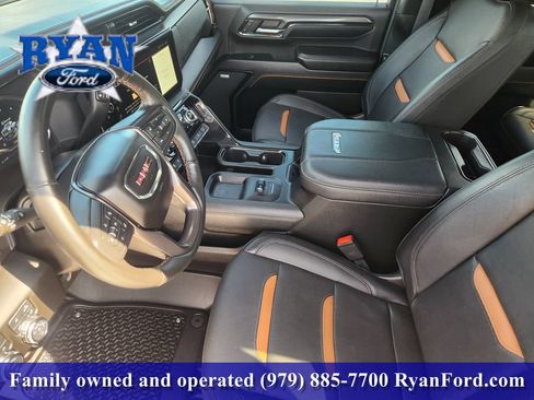 Used 2024 GMC Sierra 2500 AT4 w/ AT4 Premium Plus Package AWD/4WD image 10