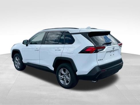 Used 2023 Toyota RAV4 XLE FWD image 4