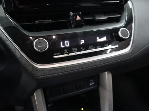 Used 2024 Toyota Corolla Cross LE FWD image 19