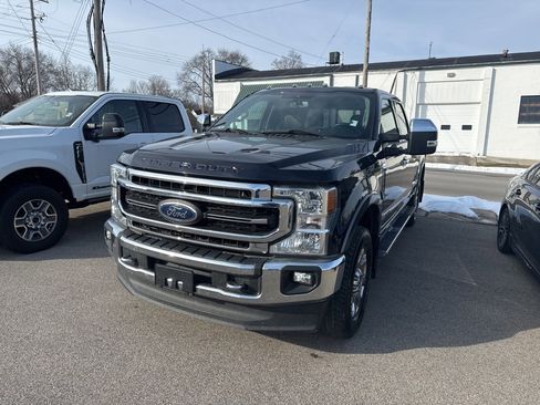 Used 2021 Ford F250 Lariat w/ Chrome Package image 3