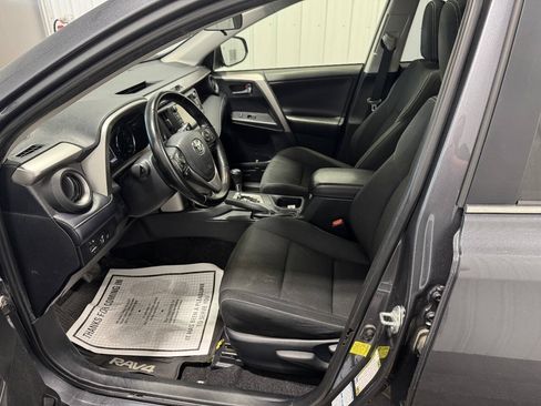 Used 2018 Toyota RAV4 XLE w/ Convenience Package AWD/4WD image 12