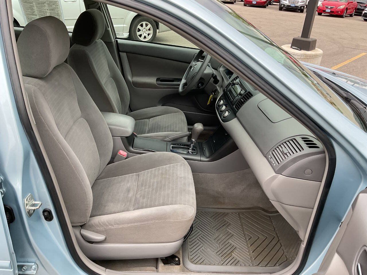 Used 2005 Toyota Camry FWD image 34