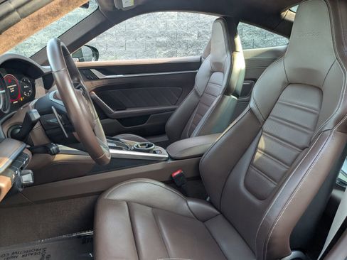 Used 2023 Porsche 911 Turbo image 5