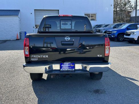 Used 2018 Nissan Frontier SV image 4