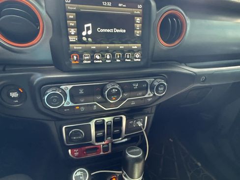 Used 2021 Jeep Gladiator Mojave AWD/4WD image 12