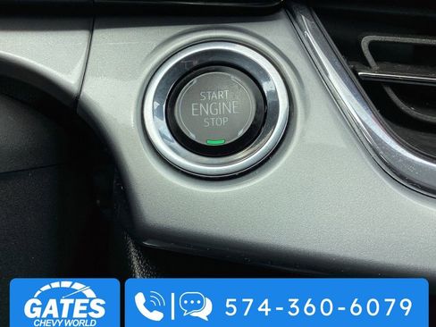 Used 2025 Chevrolet Trax LT w/ LT Convenience Package FWD image 19
