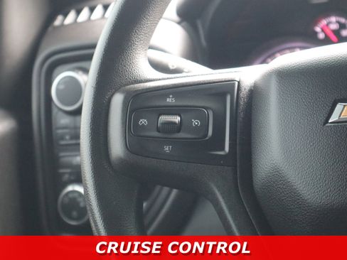 Used 2020 Chevrolet Silverado 1500 Custom w/ Custom Value Package image 17