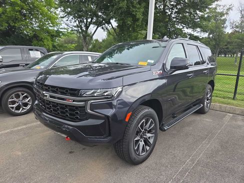 Used 2022 Chevrolet Tahoe Z71 w/ Luxury Package AWD/4WD image 9