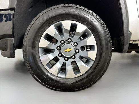 Used 2023 Chevrolet Silverado 2500 Custom w/ Custom Value Package image 32