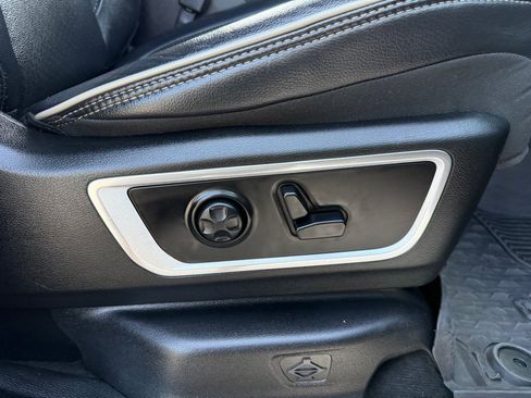 Used 2020 RAM 1500 Laramie w/ Sport Appearance Package AWD/4WD image 28