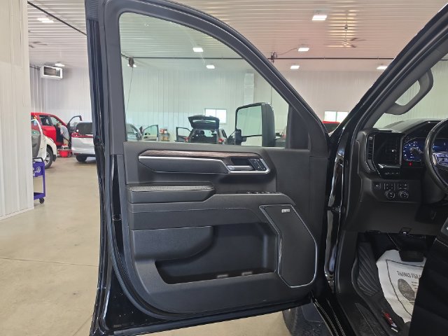 Used 2025 Chevrolet Silverado 3500 LTZ w/ LTZ Premium Package AWD/4WD image 24