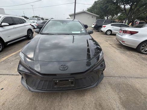 Certified 2025 Toyota Camry SE w/ Convenience Package FWD image 2