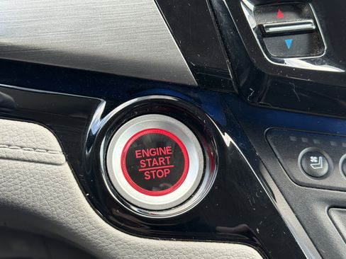 Used 2018 Honda Odyssey Elite image 16