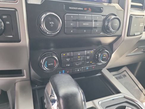 Used 2019 Ford F150 Lariat RWD image 20