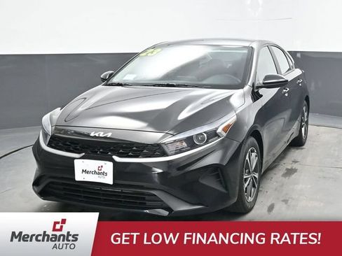Used 2023 Kia Forte LXS FWD image 2