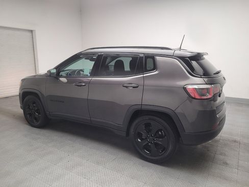 Used 2020 Jeep Compass Latitude FWD image 3