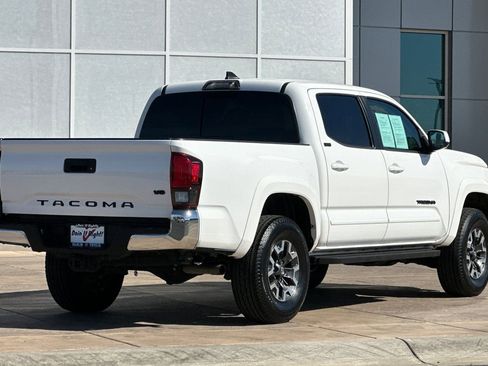 Certified 2019 Toyota Tacoma SR5 image 4