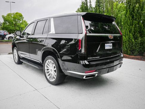 Used 2024 Cadillac Escalade Premium Luxury AWD/4WD image 9